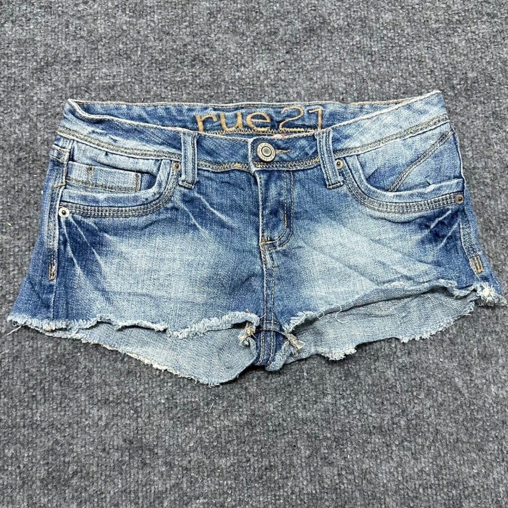 Rue21 Denim Shorts Womens Size 1/2 Blue Low Rise Raw Hem Frayed Casual Mini Jean